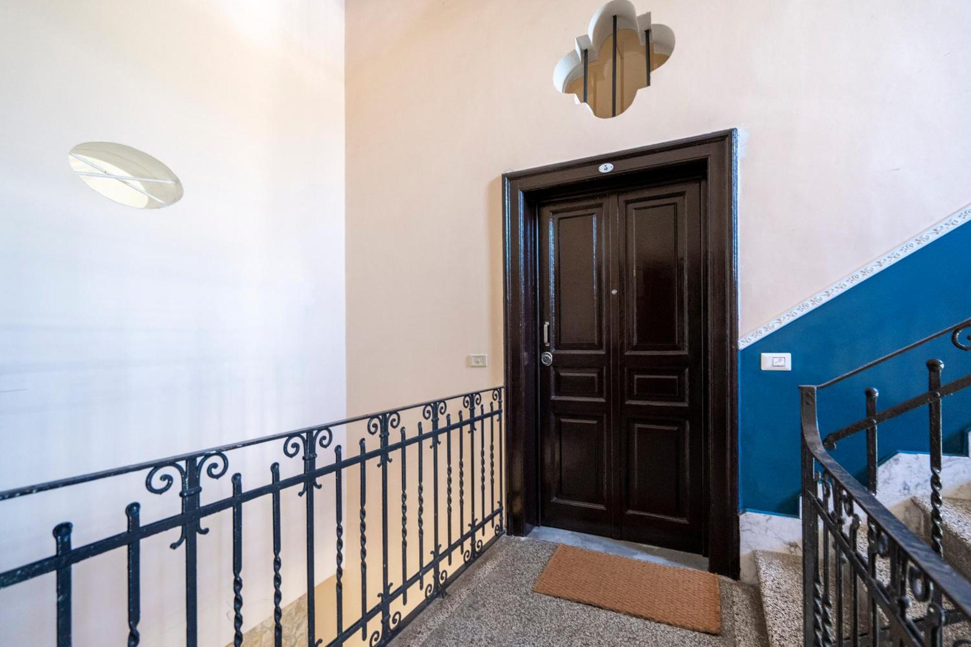 Luxury Stay Experience In Bari Luaran gambar