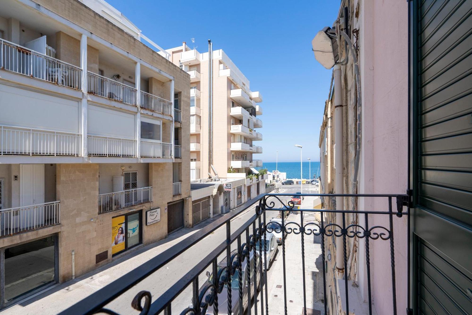 Luxury Stay Experience In Bari Luaran gambar